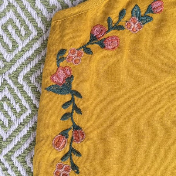 Yellow Loose-Fitting Pink Floral Tank Top - Picture 8 of 8